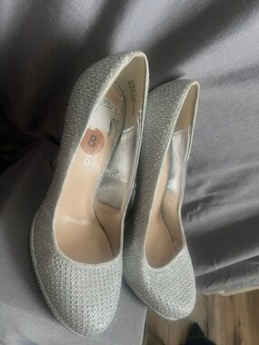 Crystal-Embellished Silver Evening Pumps - Women's Size 8